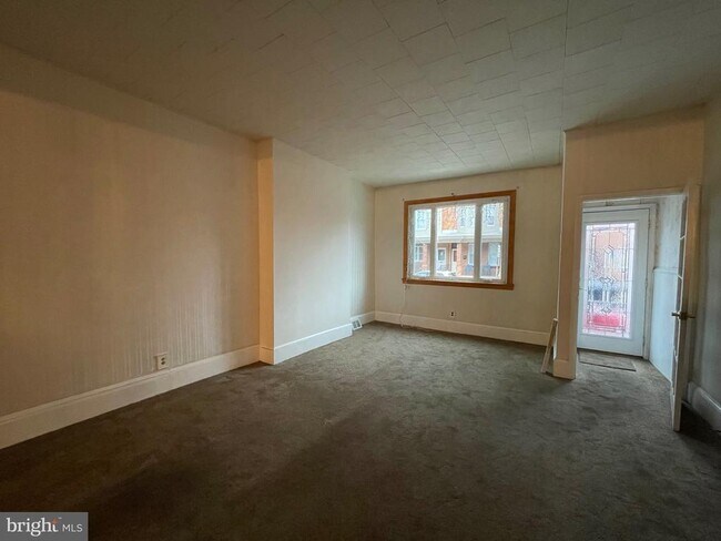 Building Photo - 2538 E Clearfield St