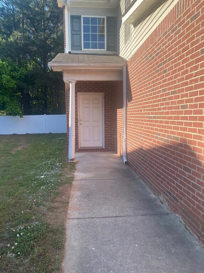 Foto del edificio - 188 Rankin Cir