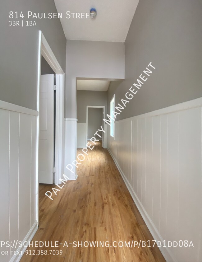 Building Photo - Updated 3 Bedroom /1 Bath Apartment For Rent