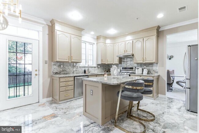 Foto del edificio - 2213 Herring Creek Dr