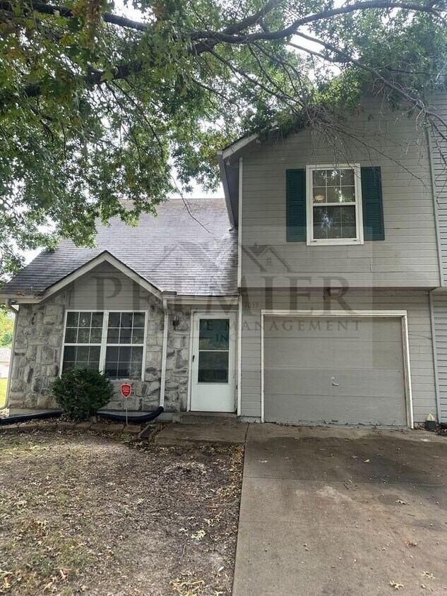 Foto principal - 1039 Dean Dr