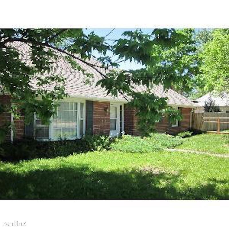 Primary Photo - 215 E Prospect Rd