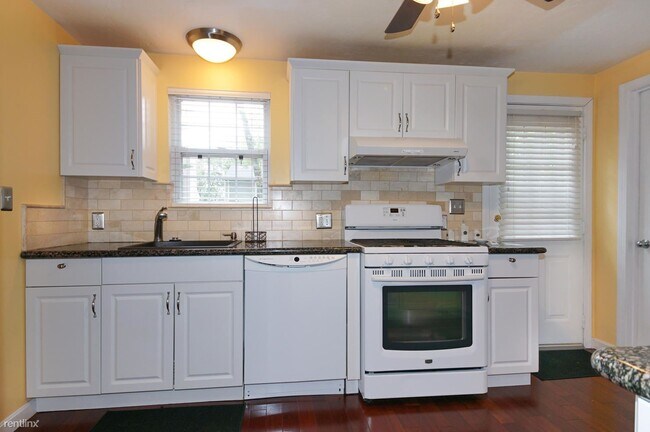 Foto del edificio - 3 br, 2 bath House - 16 Bowstring Way