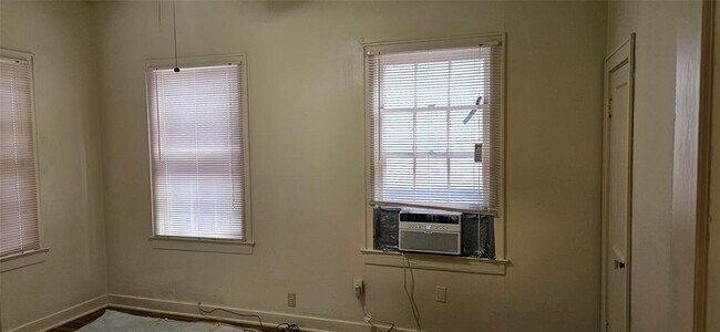 Foto del edificio - 704 W 22nd St