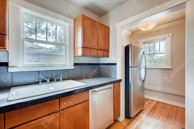 Foto del edificio - 2849 Clayton St