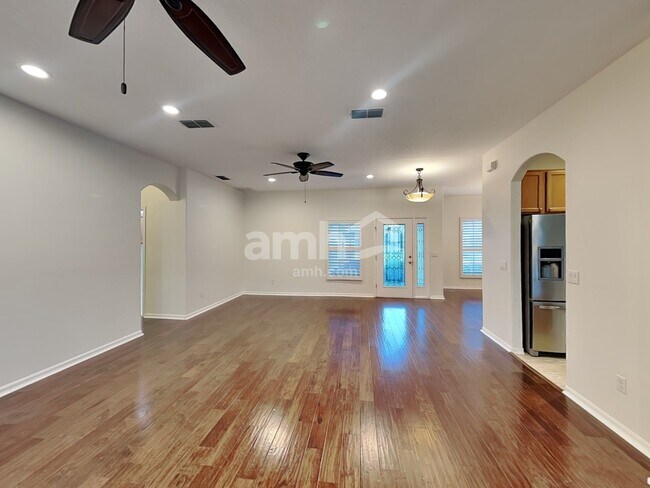 Building Photo - 879 Moonluster Drive