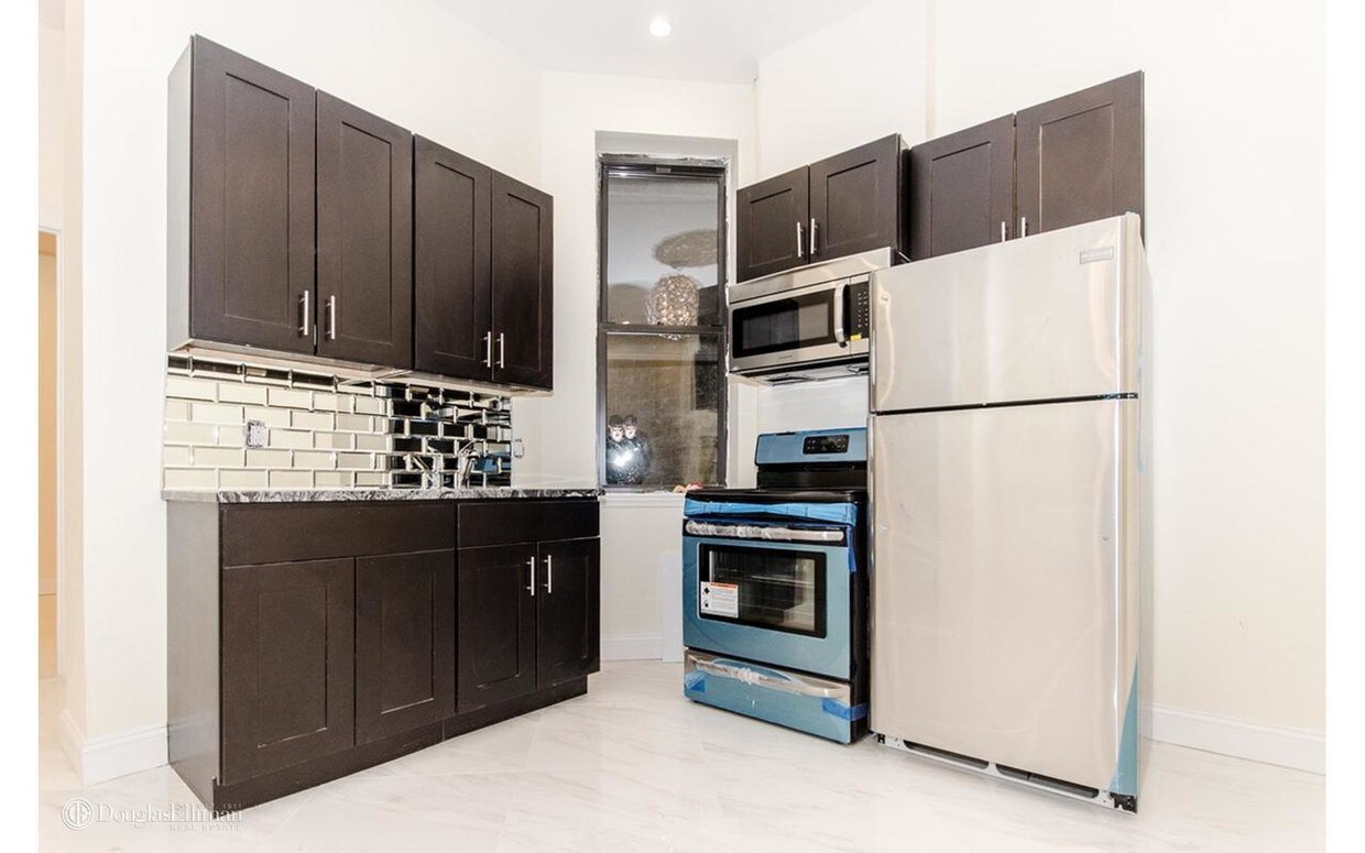 Foto principal - 646 St Marks Ave