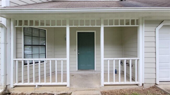 Foto del edificio - 4991 Sugar Creek Dr