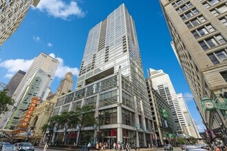 Building Photo - 8 E Randolph St