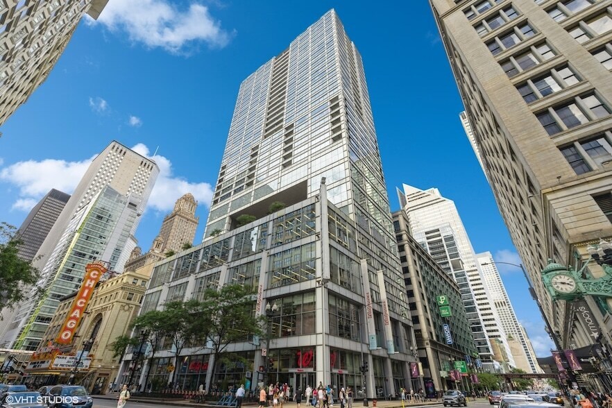 Foto principal - 8 E Randolph St