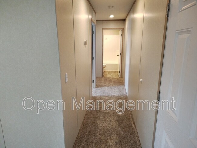 Foto del edificio - 24 Erin Ln