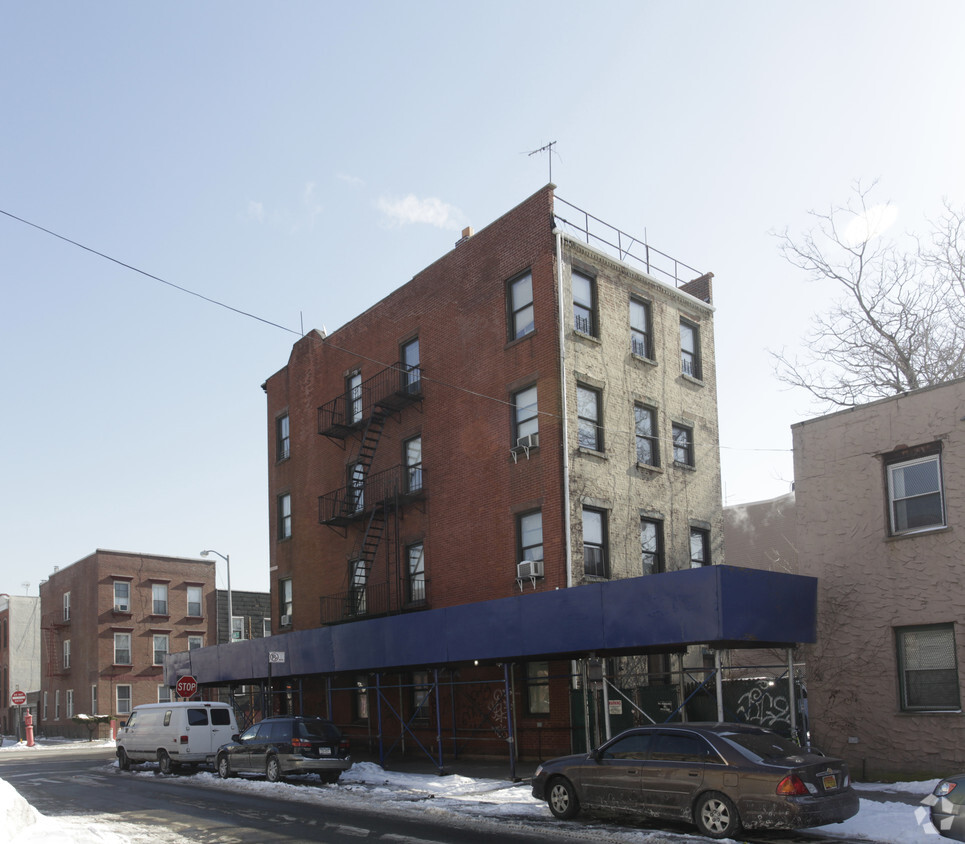 Building Photo - 63 Franklin St