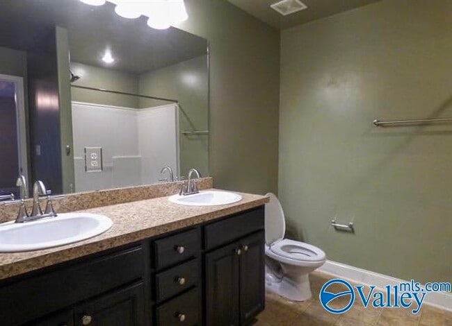 Foto del edificio - 110 Copeland Dr