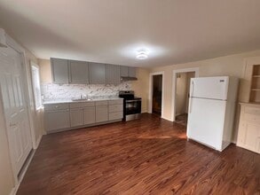 Building Photo - 15 Ridge St