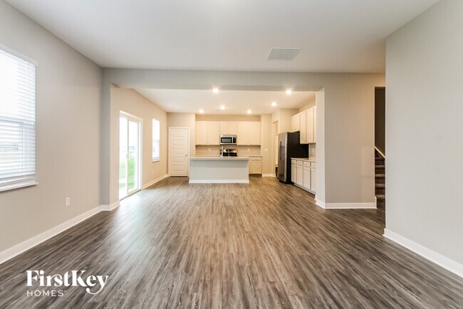 Building Photo - 2416 S Carlota Dr