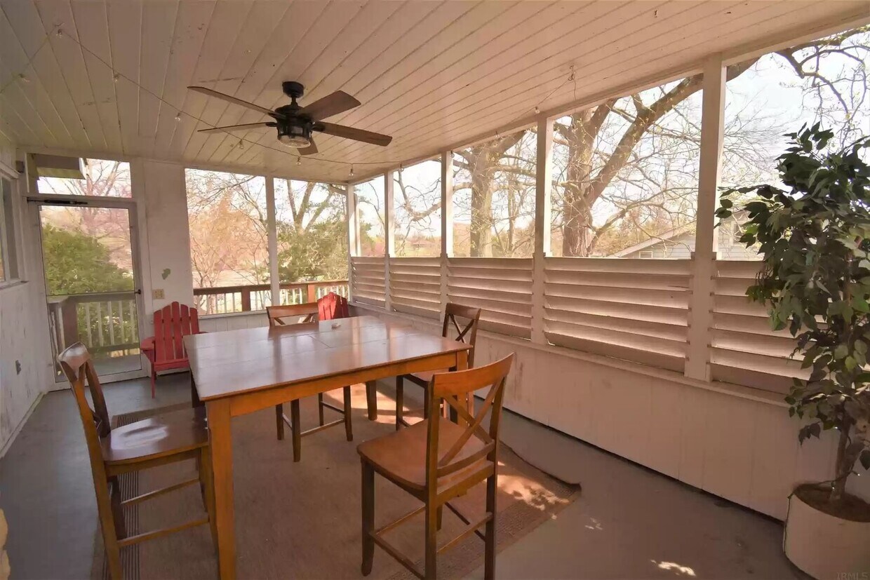 Primary Photo - "Hoosier Daddy"- This fully furnished, tur...