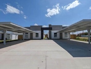 Building Photo - 9 S Colt Ln