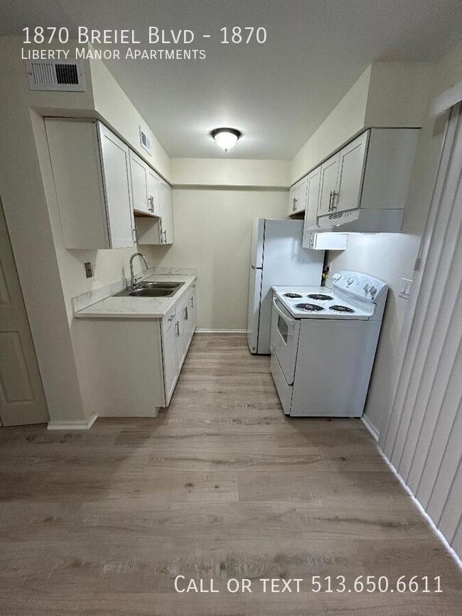 Foto del edificio - 1870 S Breiel Blvd