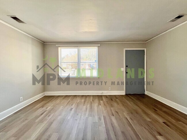 Building Photo - 1018 Munsen Spring Dr