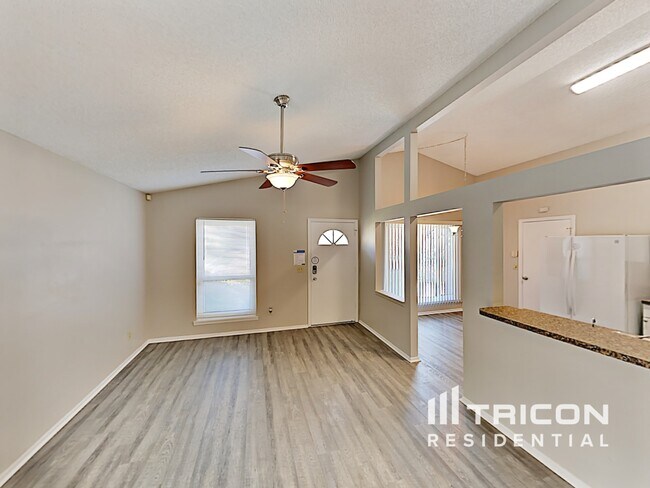 Foto del edificio - 8306 Riverboat Dr