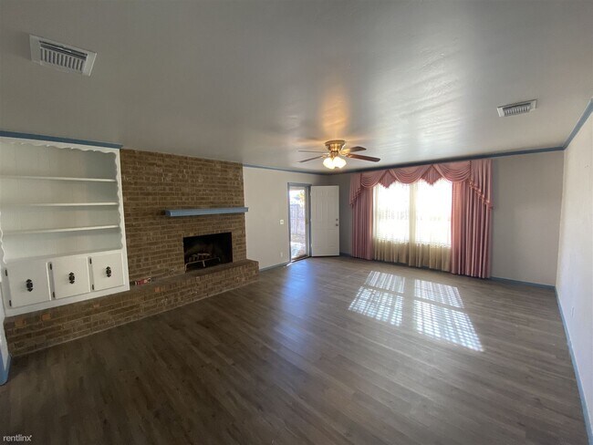 Building Photo - 3 br, 2 bath Duplex - 4537 Yale Street 453...