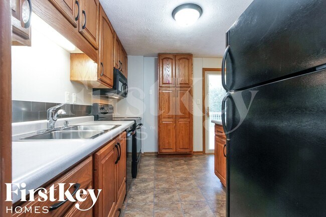 Foto del edificio - 6702 Revere Ln