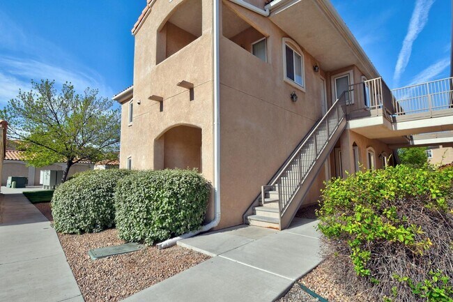 Building Photo - 6800 Vista Del Norte Rd NE