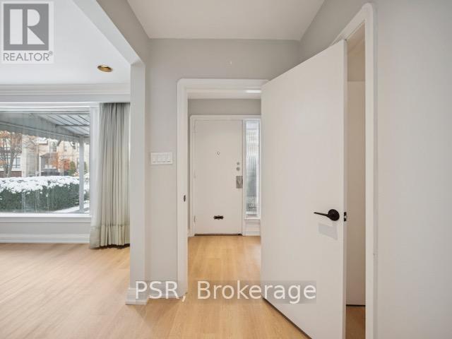 Building Photo - 431 Glengrove Ave W