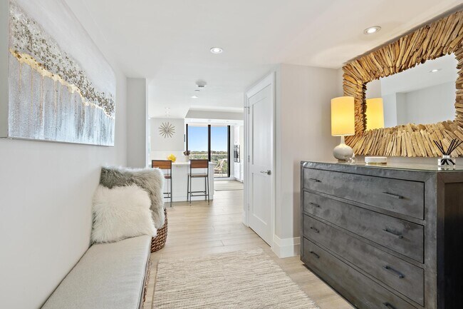 Foto del edificio - 100 S Beach Rd