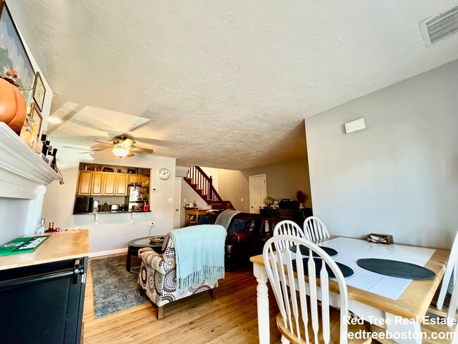 Building Photo - 154 Quincy Shore Dr