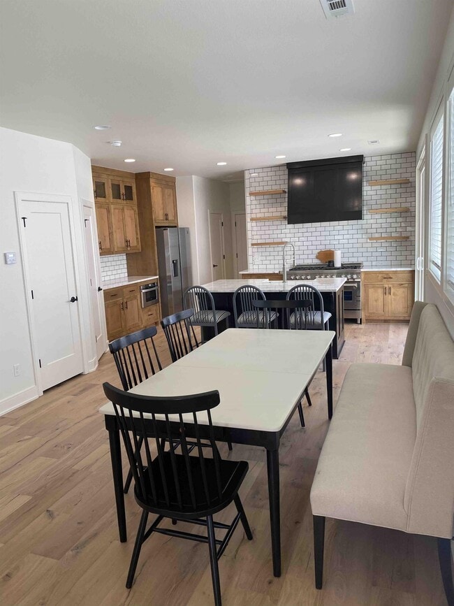 Photo - 620 S Willow Ave House