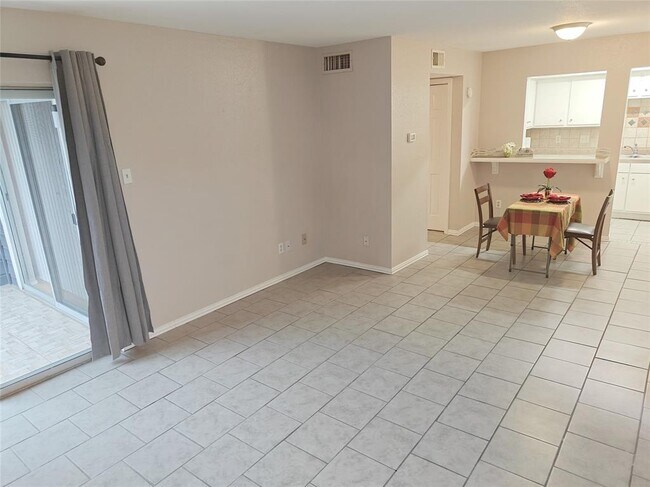 Building Photo - 18515 Egret Bay Blvd