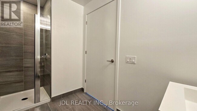 Building Photo - 634 Church St