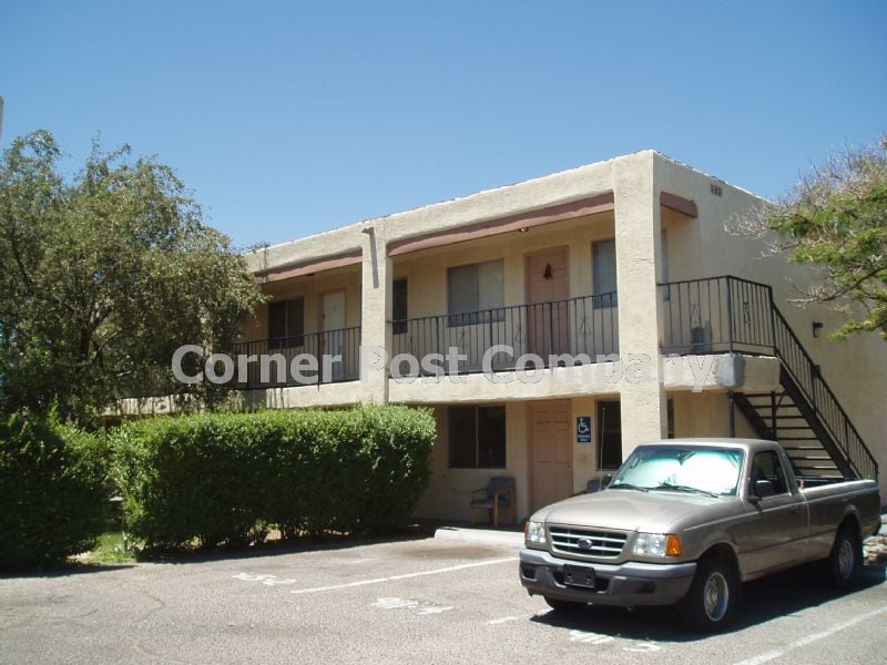 Primary Photo - 911 Alvarado Dr SE