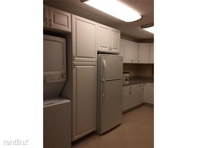 Building Photo - 2 br, 2 bath  - 6061 Balboa Cir
