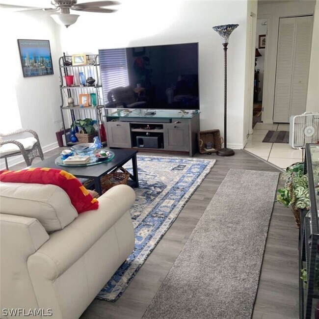 Foto del edificio - 4619 Chippendale Dr