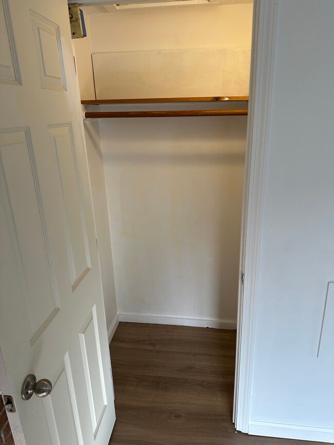 Building Photo - 12 Maple St