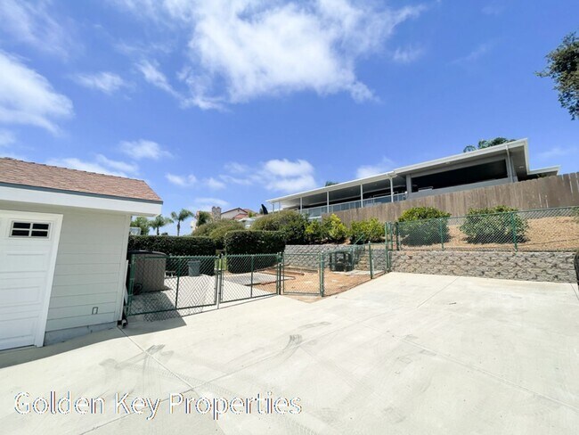 Building Photo - Beautiful ocean-view home located in the h...