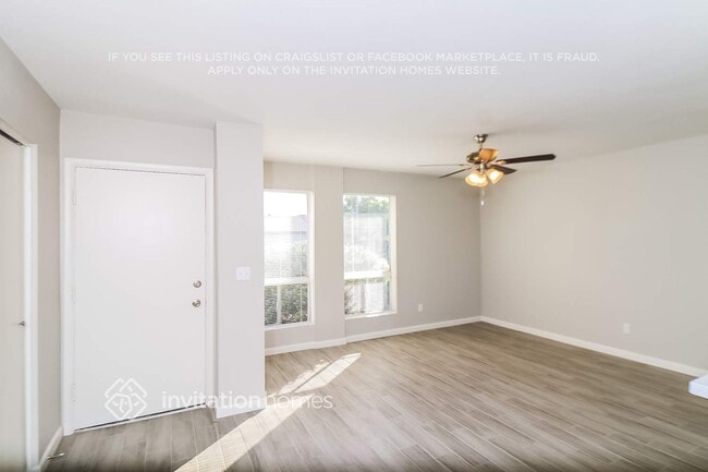 Building Photo - 2130 W Danbury Dr