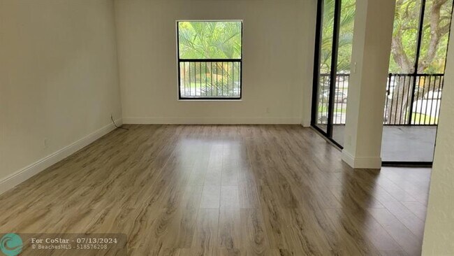 Foto del edificio - 3847 Coral Tree Cir