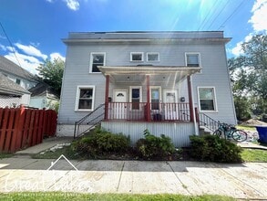 Building Photo - 5817-5819 Eldred St