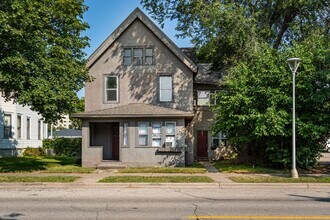 Building Photo - 509 5th Ave S