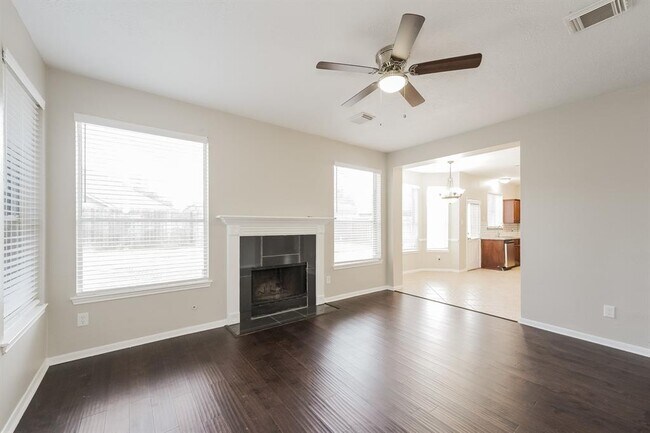 Building Photo - 20426 Drakewood Dr