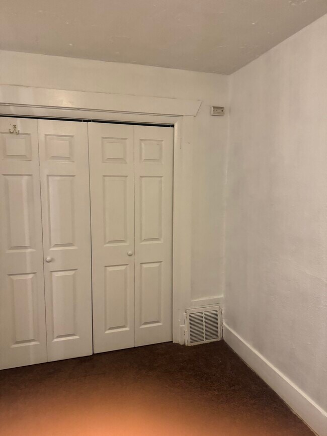 Foto del edificio - 521 E 21st St