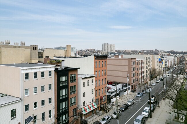 Foto aérea - 508 GRAND St