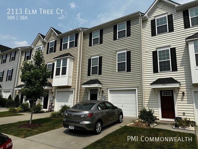 Building Photo - 3 Bed / 2.5 Bath Townhouse (Available 8/1/23)