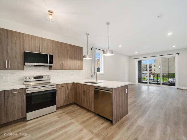 Building Photo - 3956 S Indiana Ave