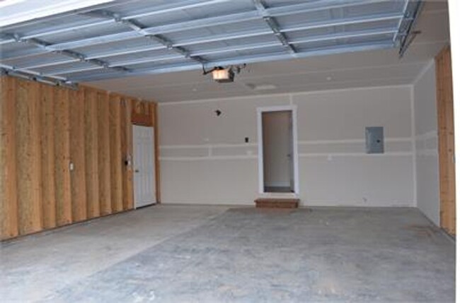 Building Photo - 3 bedroom 2 bath in Meadowlark Subdivision