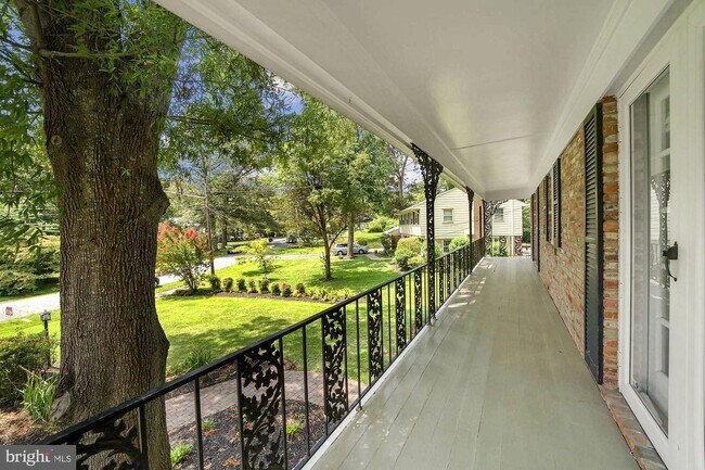 Foto del edificio - 9004 Colesbury Pl