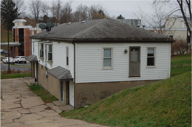 Primary Photo - 150 W Church St